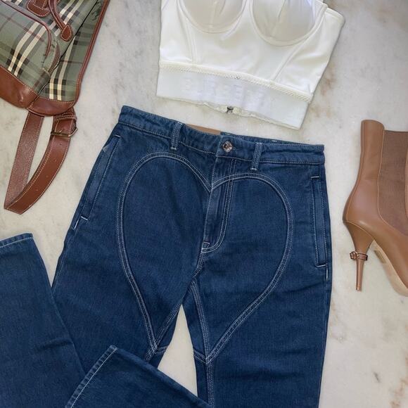 Burberry Heart-Stitch Motif Denim Skinny Jeans in Dark Wash - Picture 7 of 17